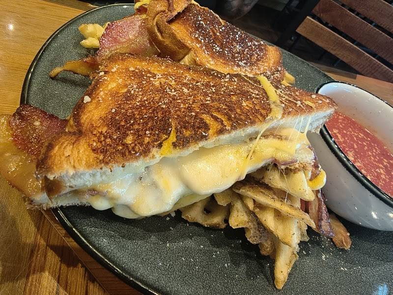 Walk-On's Sports Bistreaux - College Station Restaurant